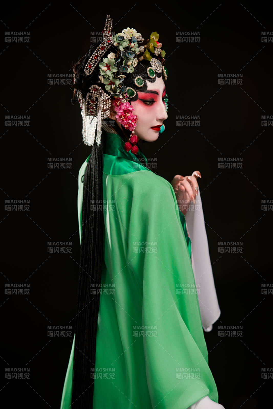 國粹戲曲京劇昆曲青衣旦角形象的中國少女