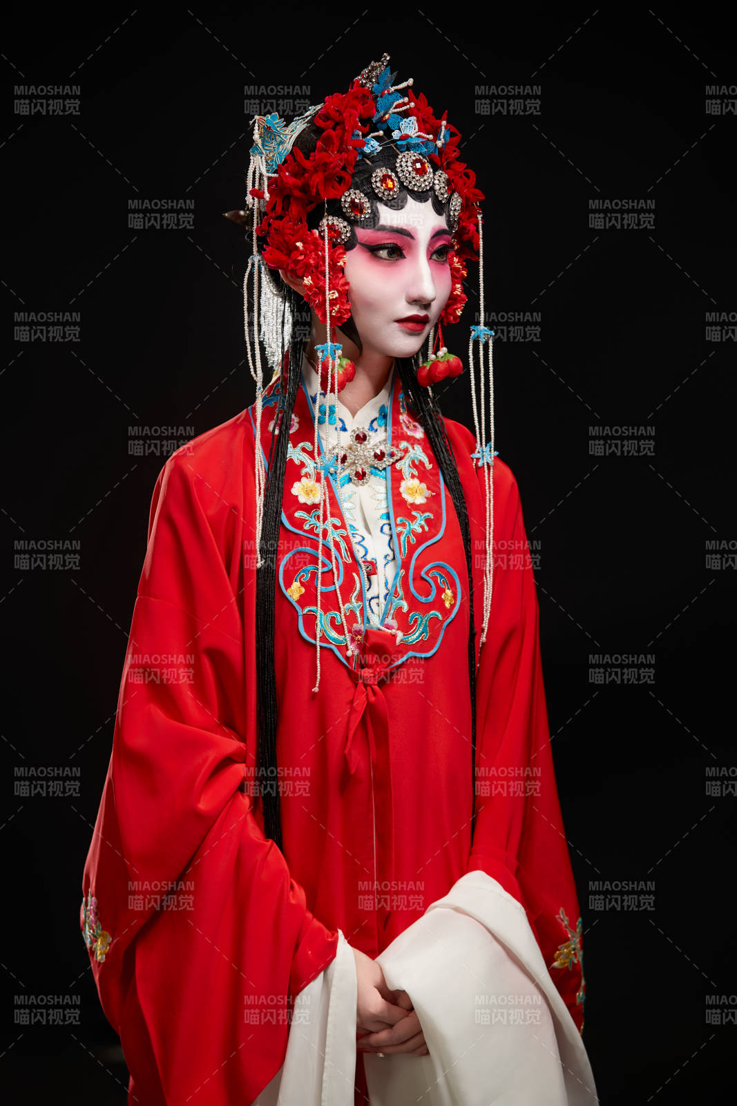 国粹戏曲京剧昆曲青衣旦角形象的中国少女