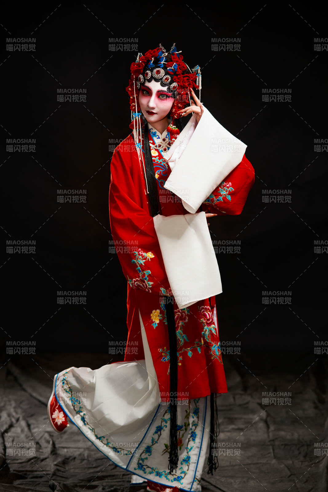 国粹戏曲京剧昆曲青衣旦角形象的中国少女