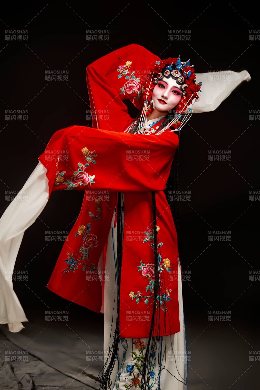 國粹戲曲京劇昆曲青衣旦角形象的中國少女