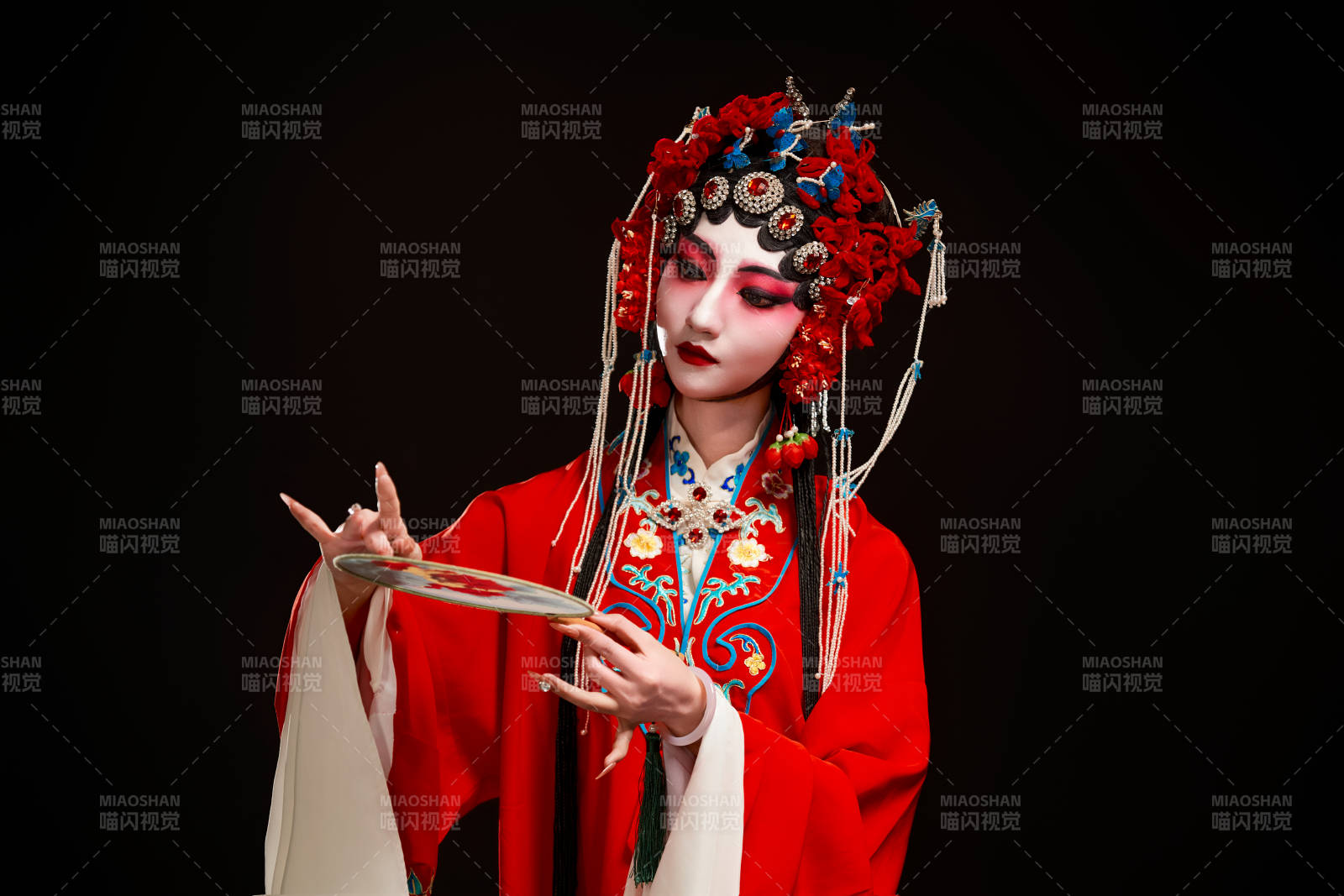 国粹戏曲京剧昆曲青衣旦角形象的中国少女