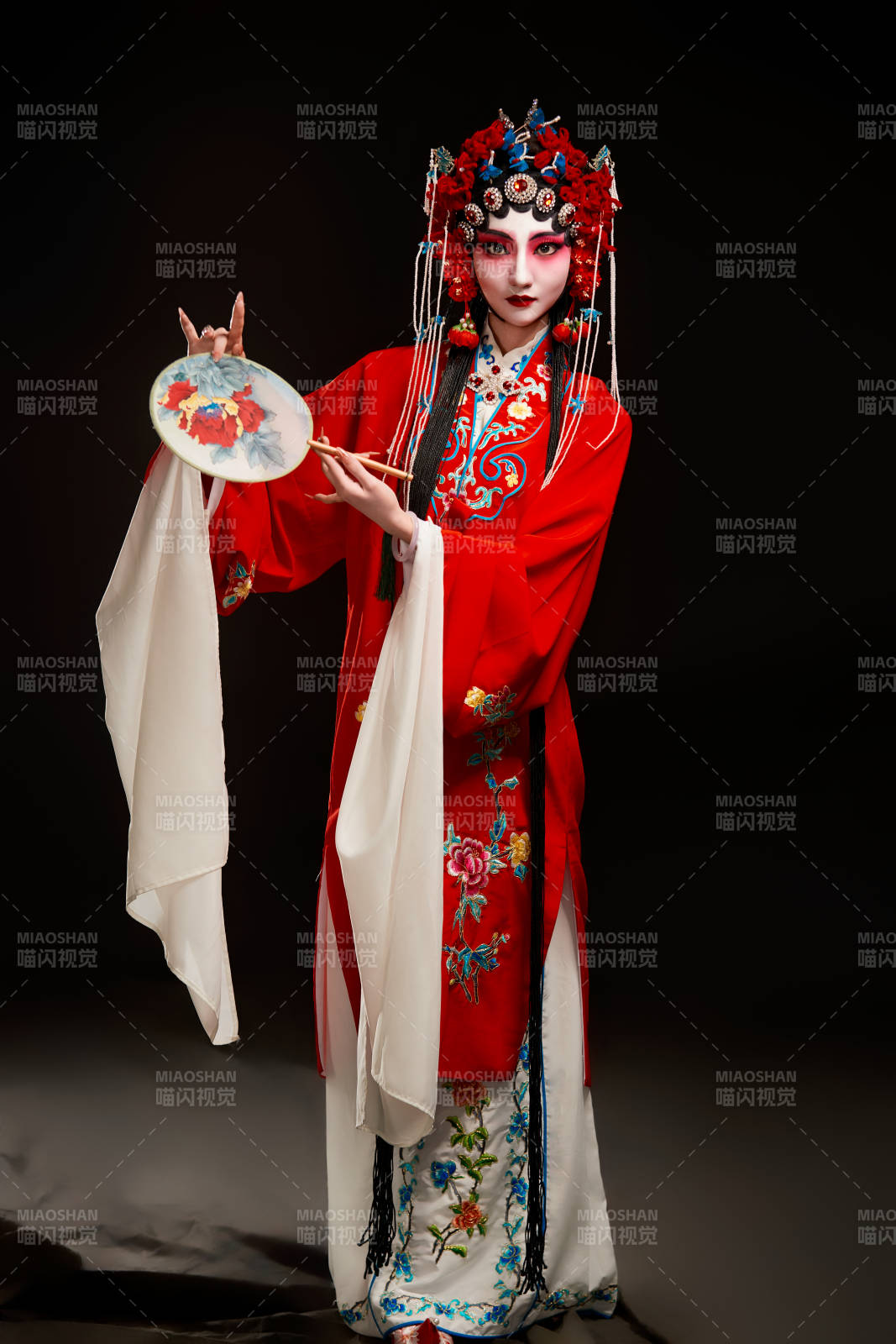 国粹戏曲京剧昆曲青衣旦角形象的中国少女