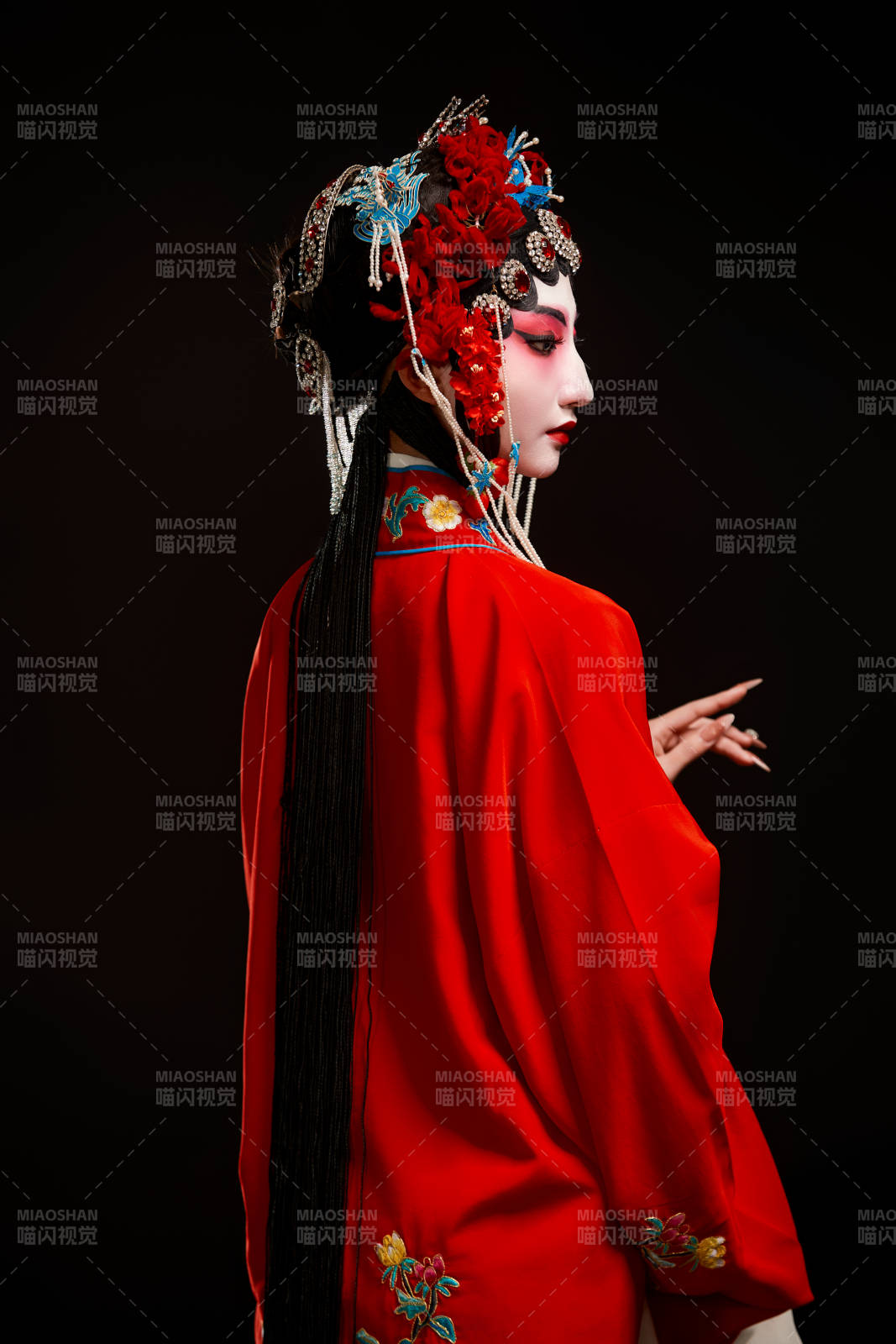 國粹戲曲京劇昆曲青衣旦角形象的中國少女