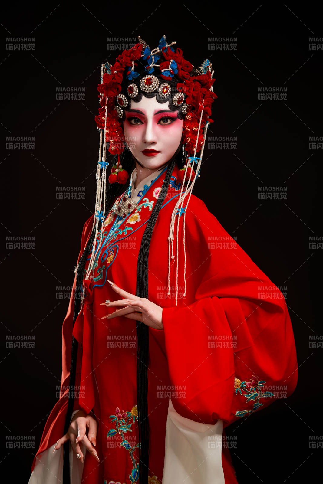 國粹戲曲京劇昆曲青衣旦角形象的中國少女