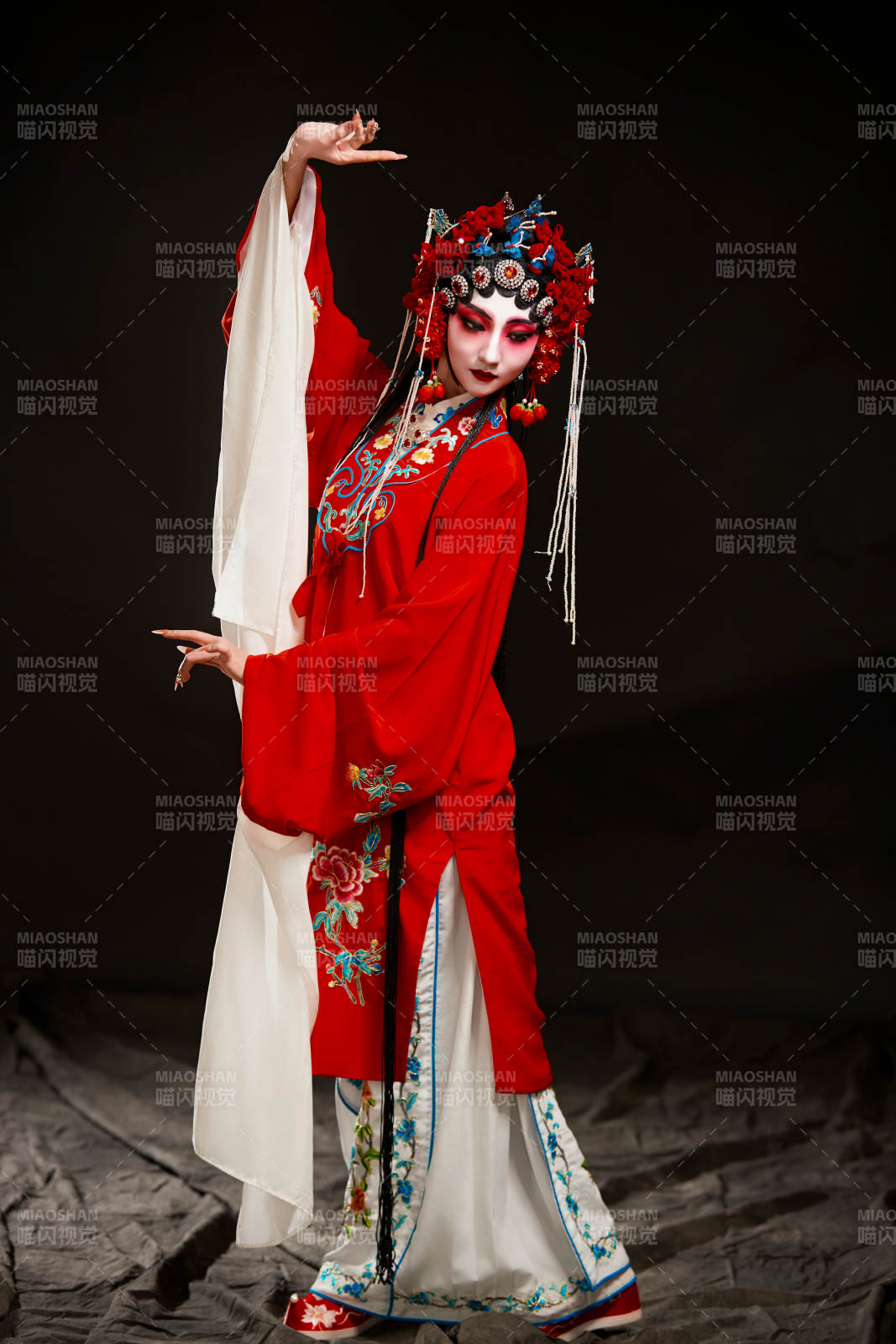 國粹戲曲京劇昆曲青衣旦角形象的中國少女