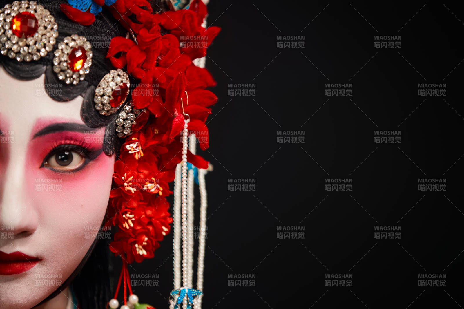 国粹戏曲京剧昆曲青衣旦角形象的中国少女