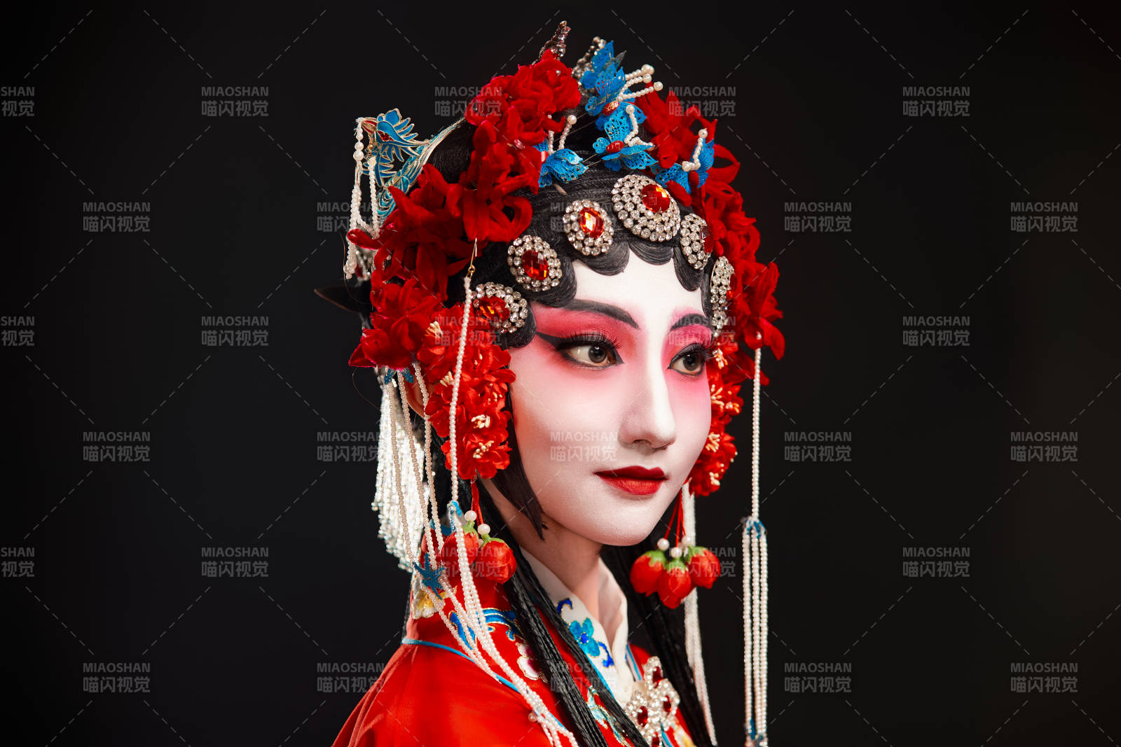 国粹戏曲京剧昆曲青衣旦角形象的中国少女