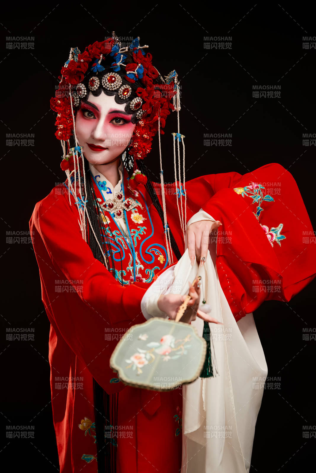 国粹戏曲京剧昆曲青衣旦角形象的中国少女