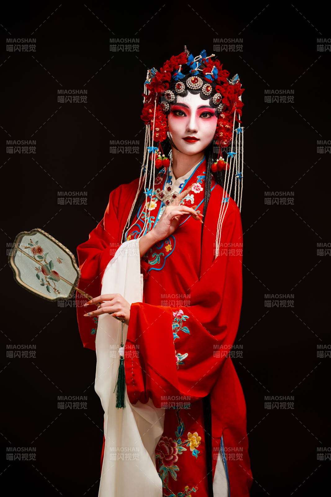 国粹戏曲京剧昆曲青衣旦角形象的中国少女