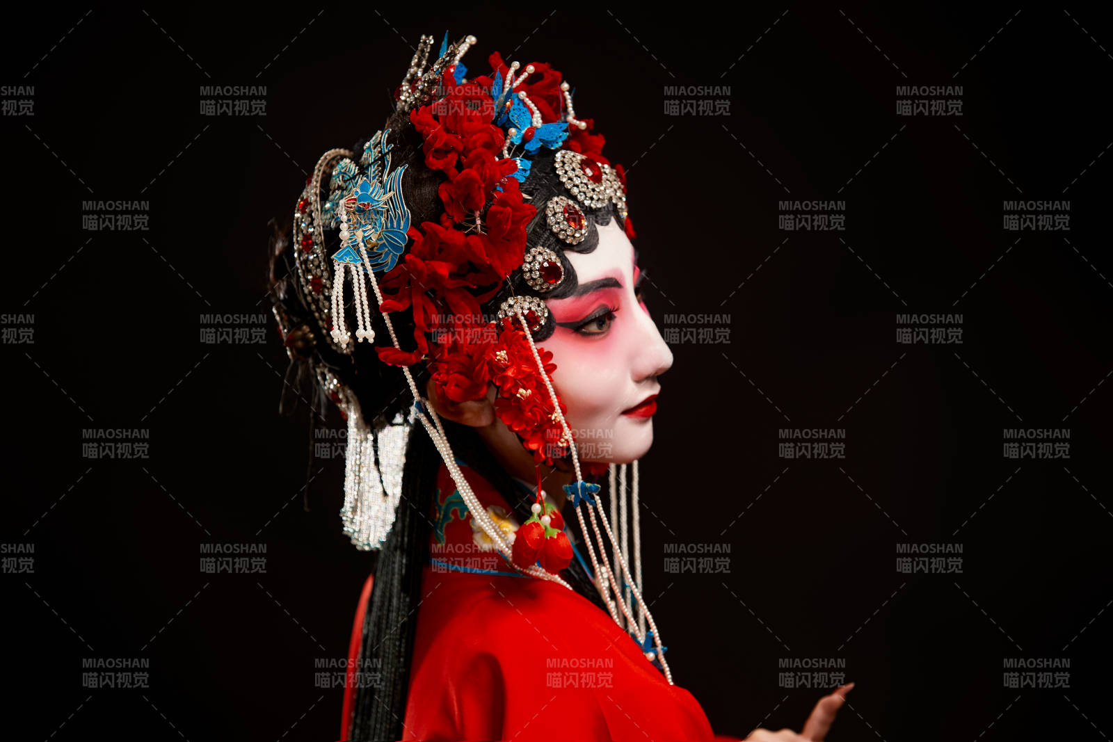 國粹戲曲京劇昆曲青衣旦角形象的中國少女