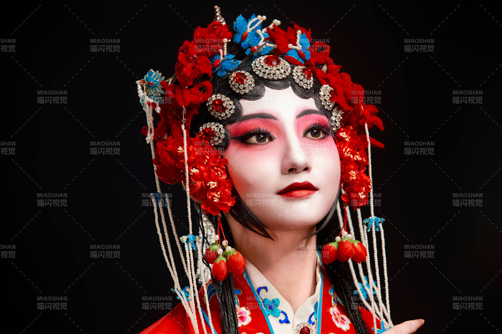 国粹戏曲京剧昆曲青衣旦角形象的中国少女