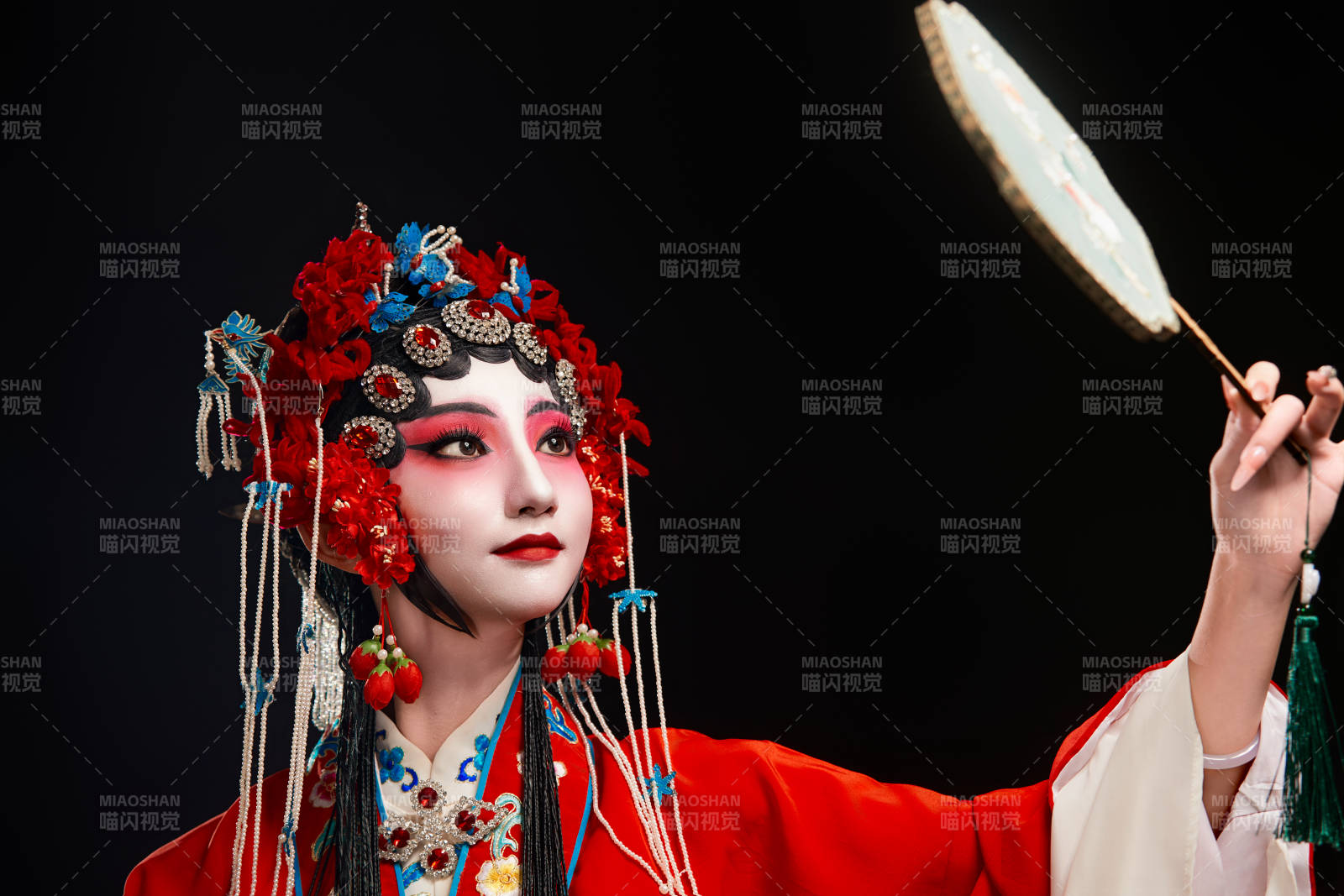 国粹戏曲京剧昆曲青衣旦角形象的中国少女