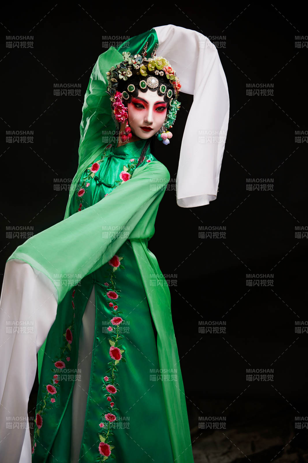 國粹戲曲京劇昆曲青衣旦角形象的中國少女