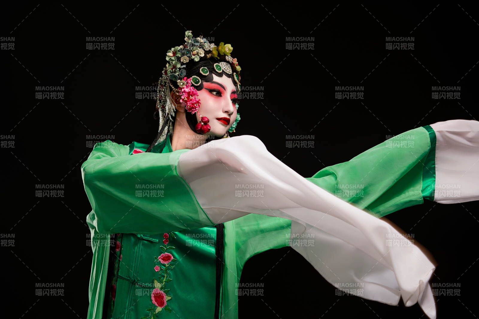 国粹戏曲京剧昆曲青衣旦角形象的中国少女