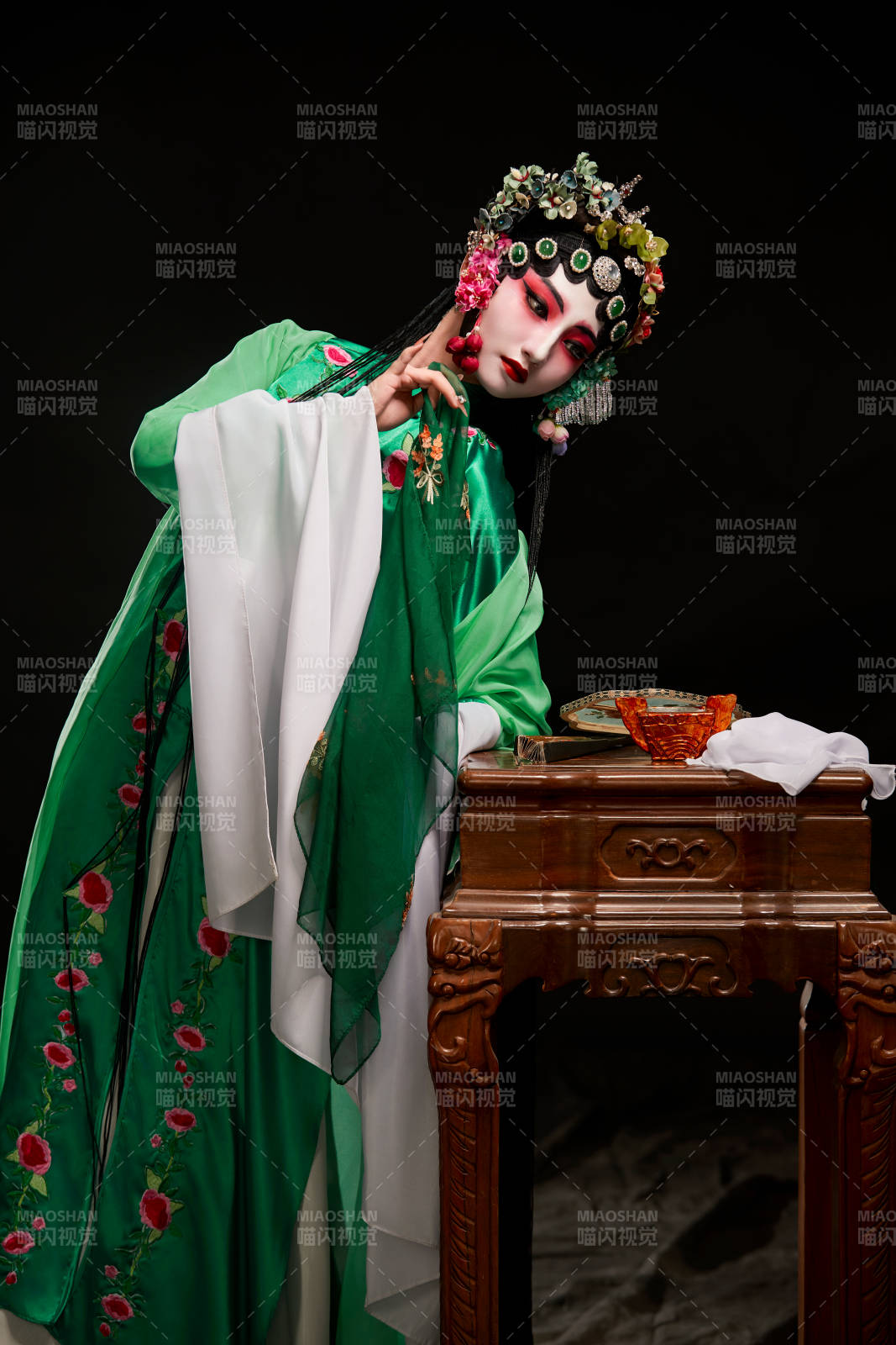 國粹戲曲京劇昆曲青衣旦角形象的中國少女