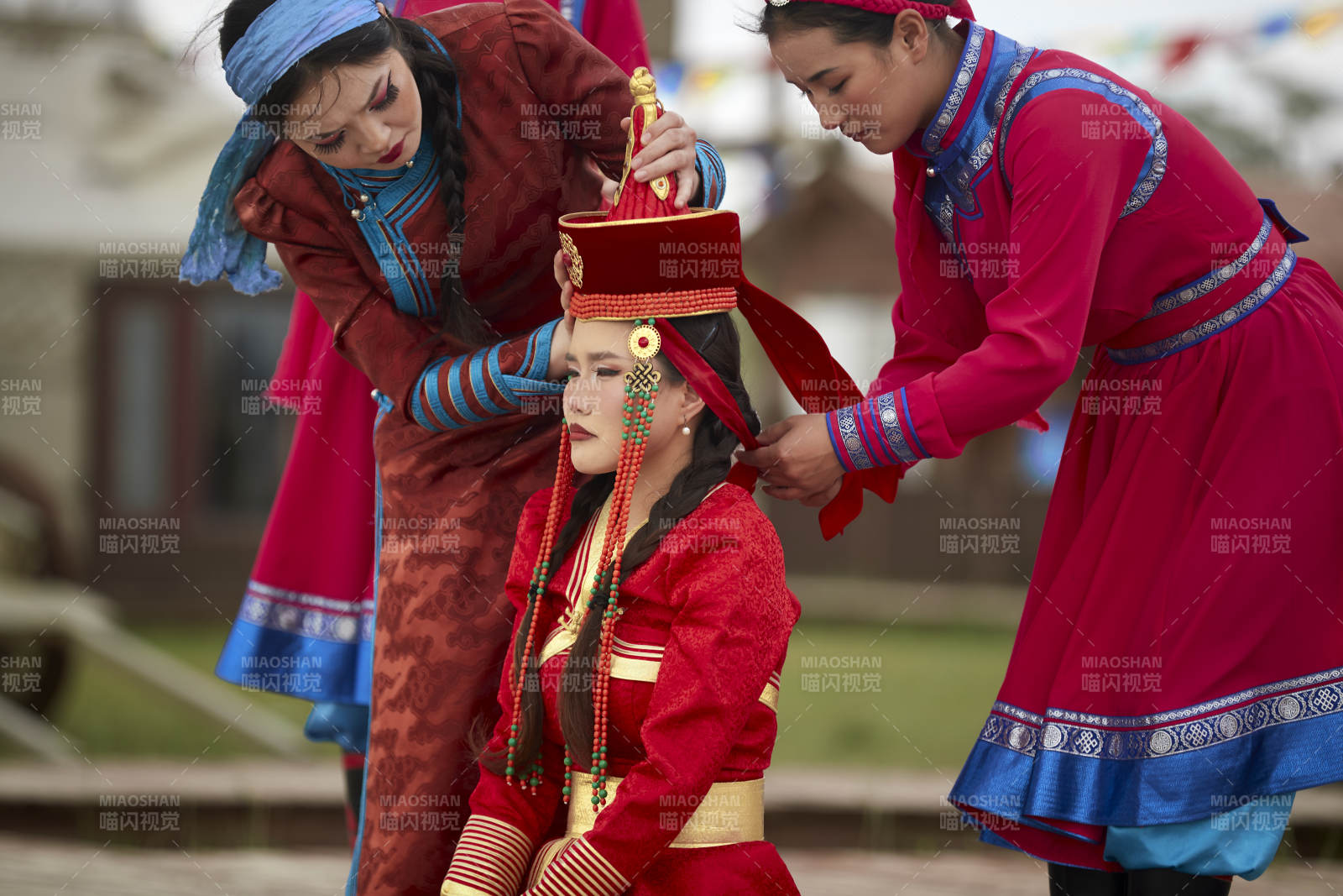 草原上的傳統(tǒng)蒙古族婚禮儀式