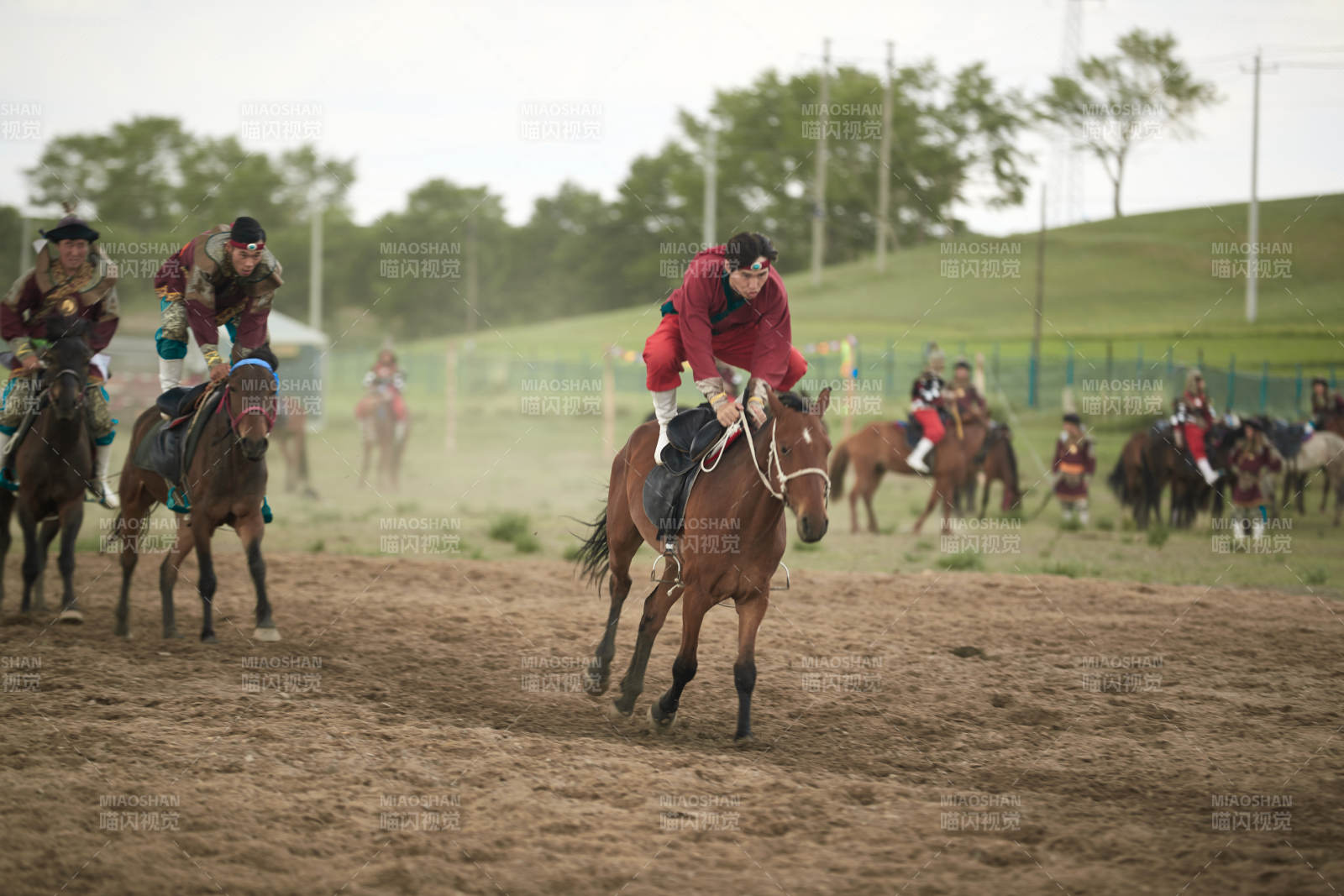 河北省沽源县库伦淖尔景区的蒙古马术表演