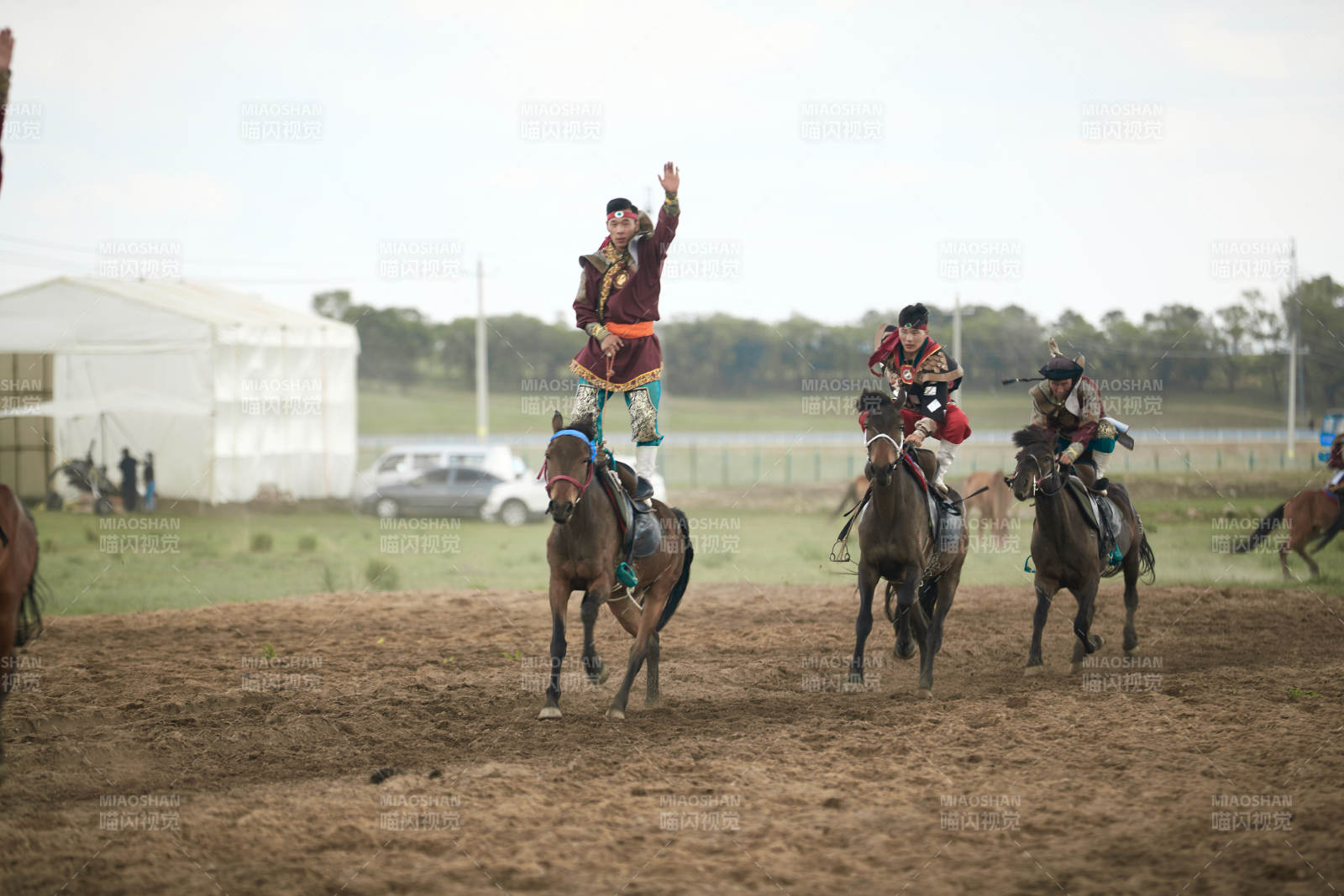河北省沽源县库伦淖尔景区的蒙古马术表演