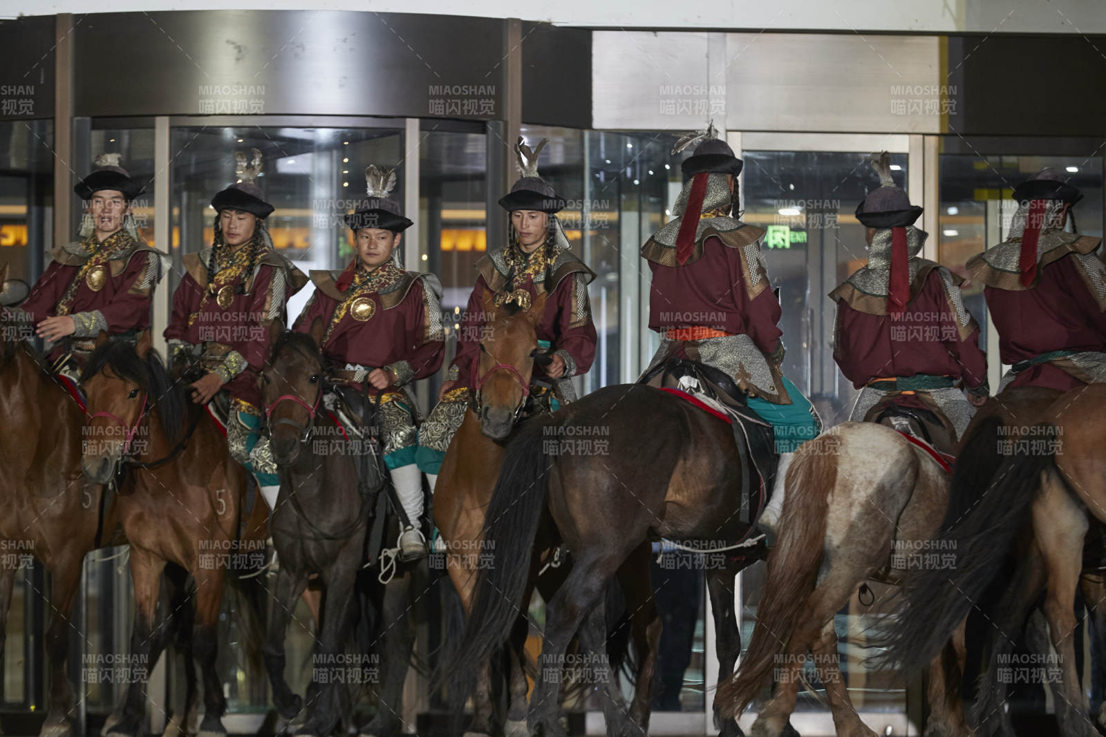 河北省沽源縣庫倫淖爾景區(qū)的蒙古馬術(shù)表演