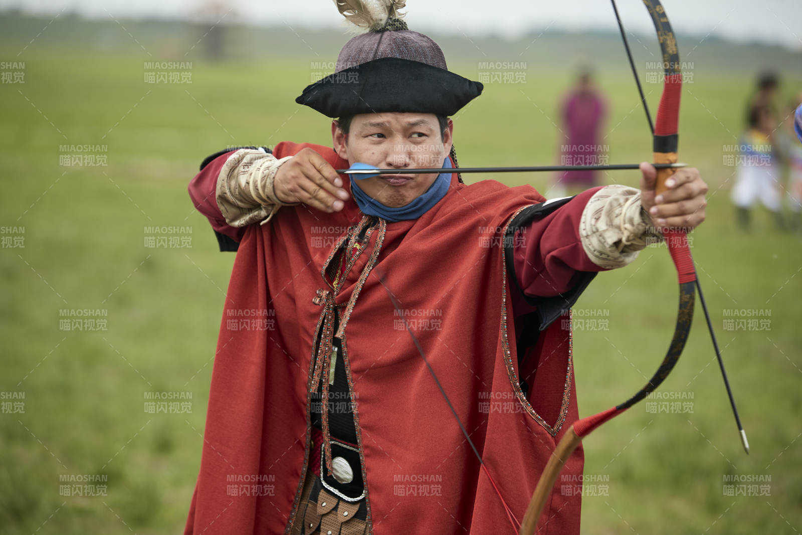 草原那達(dá)慕大會(huì)上的蒙古弓箭手
