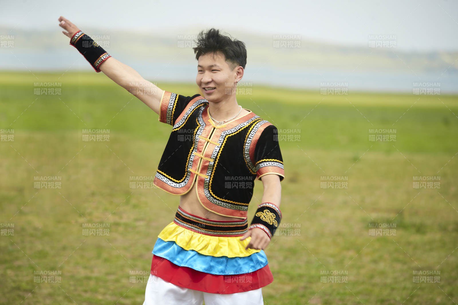 草原那達慕大會上的蒙古摔跤手