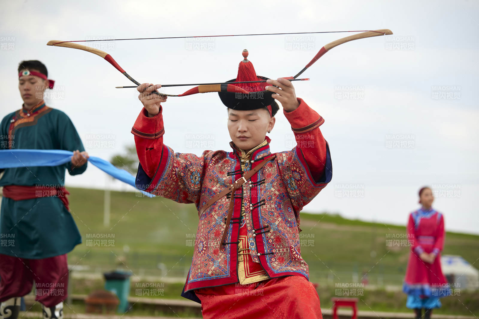 草原上的傳統蒙古族婚禮儀式