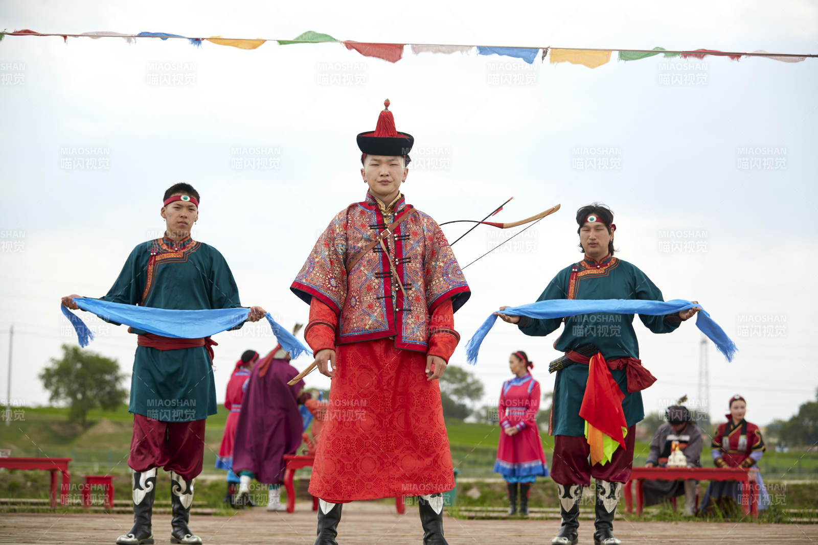 草原上的傳統(tǒng)蒙古族婚禮儀式