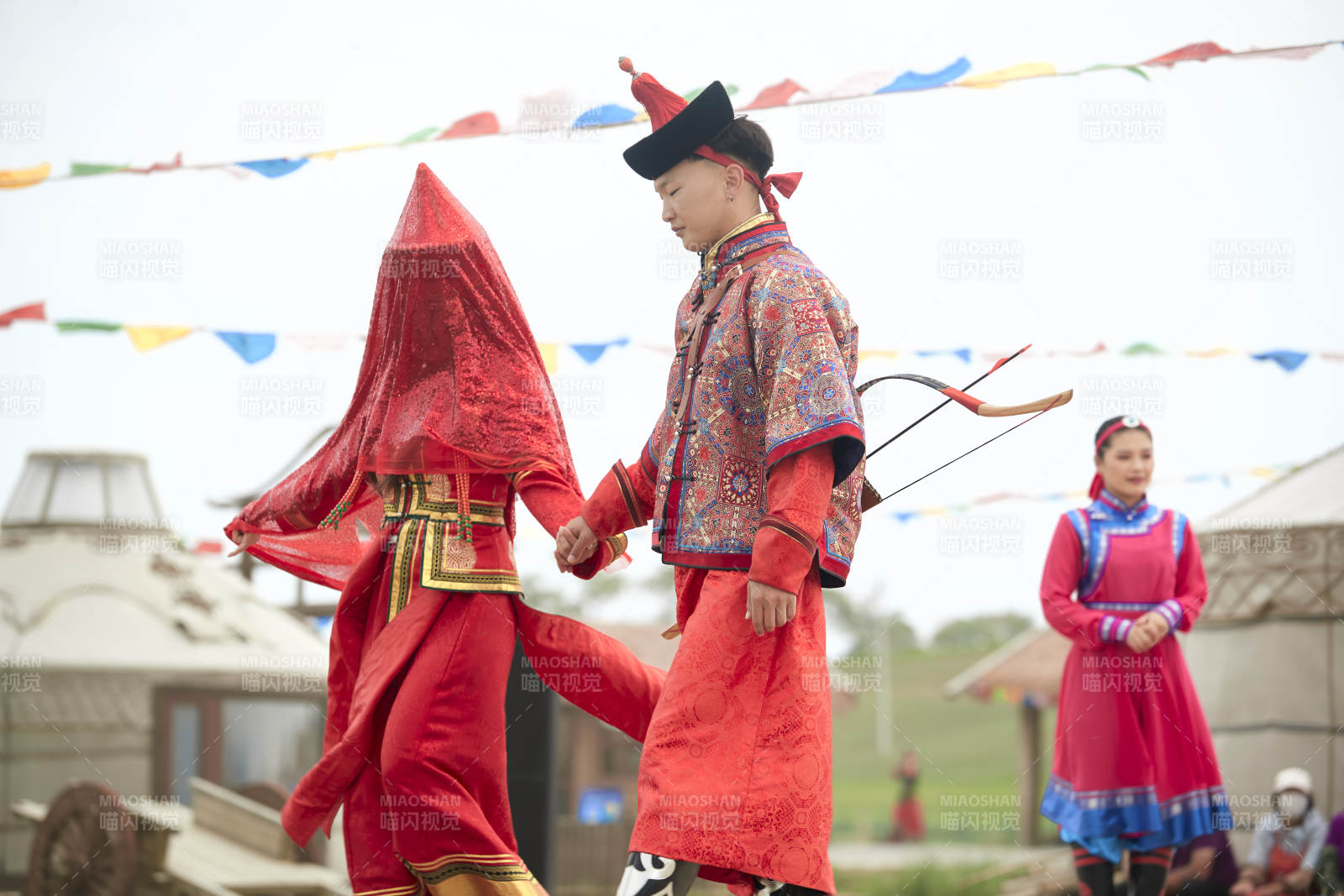 草原上的傳統蒙古族婚禮儀式