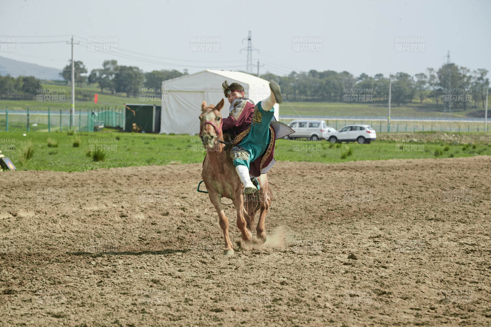 河北省沽源縣庫倫淖爾景區的蒙古馬術表演