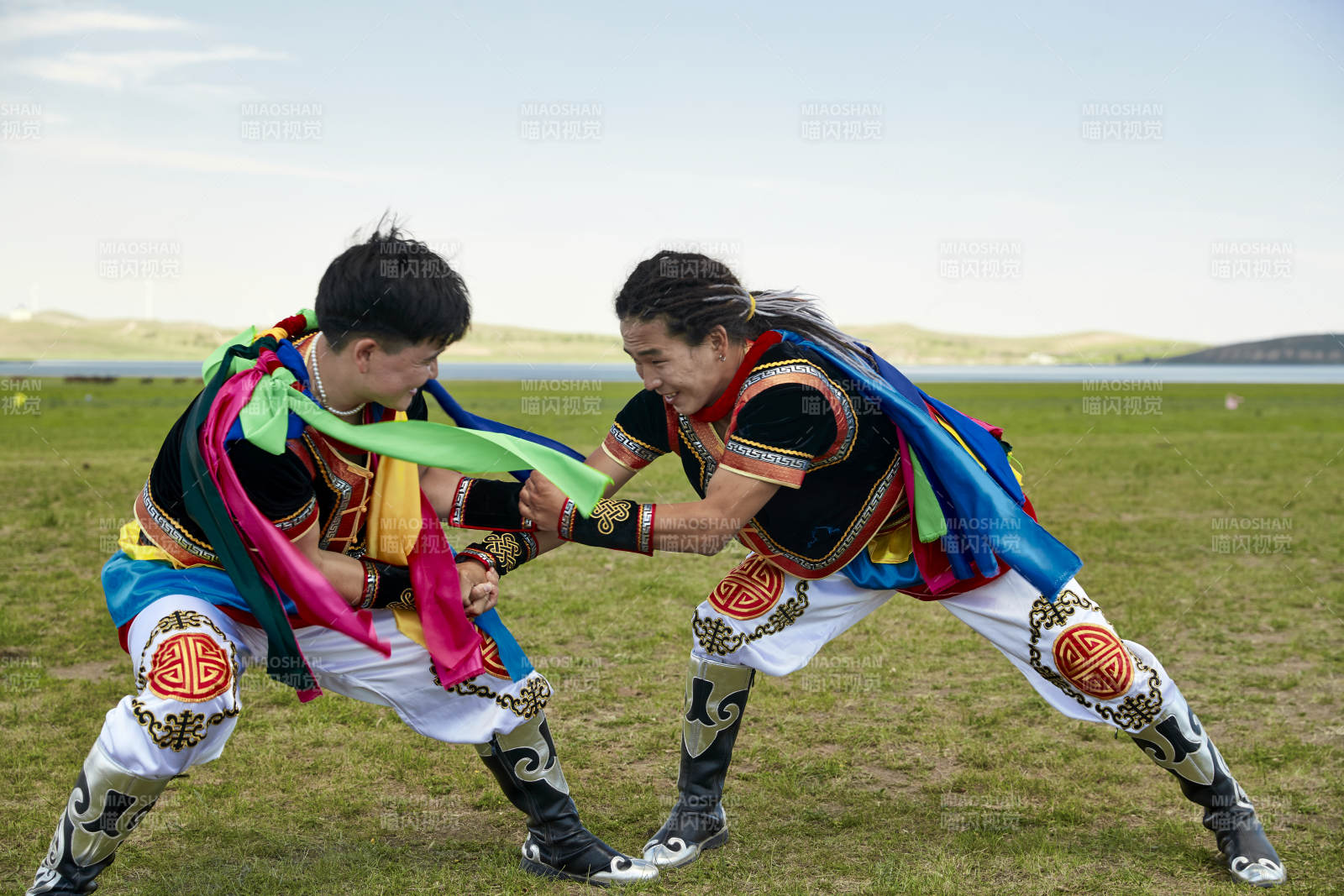 草原那達慕大會上的蒙古摔跤手