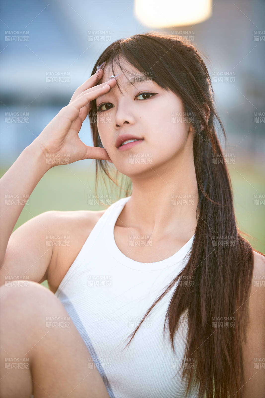 綠茵場(chǎng)上的快樂(lè)的足球?qū)氊?>
      </div>
      <div   id=