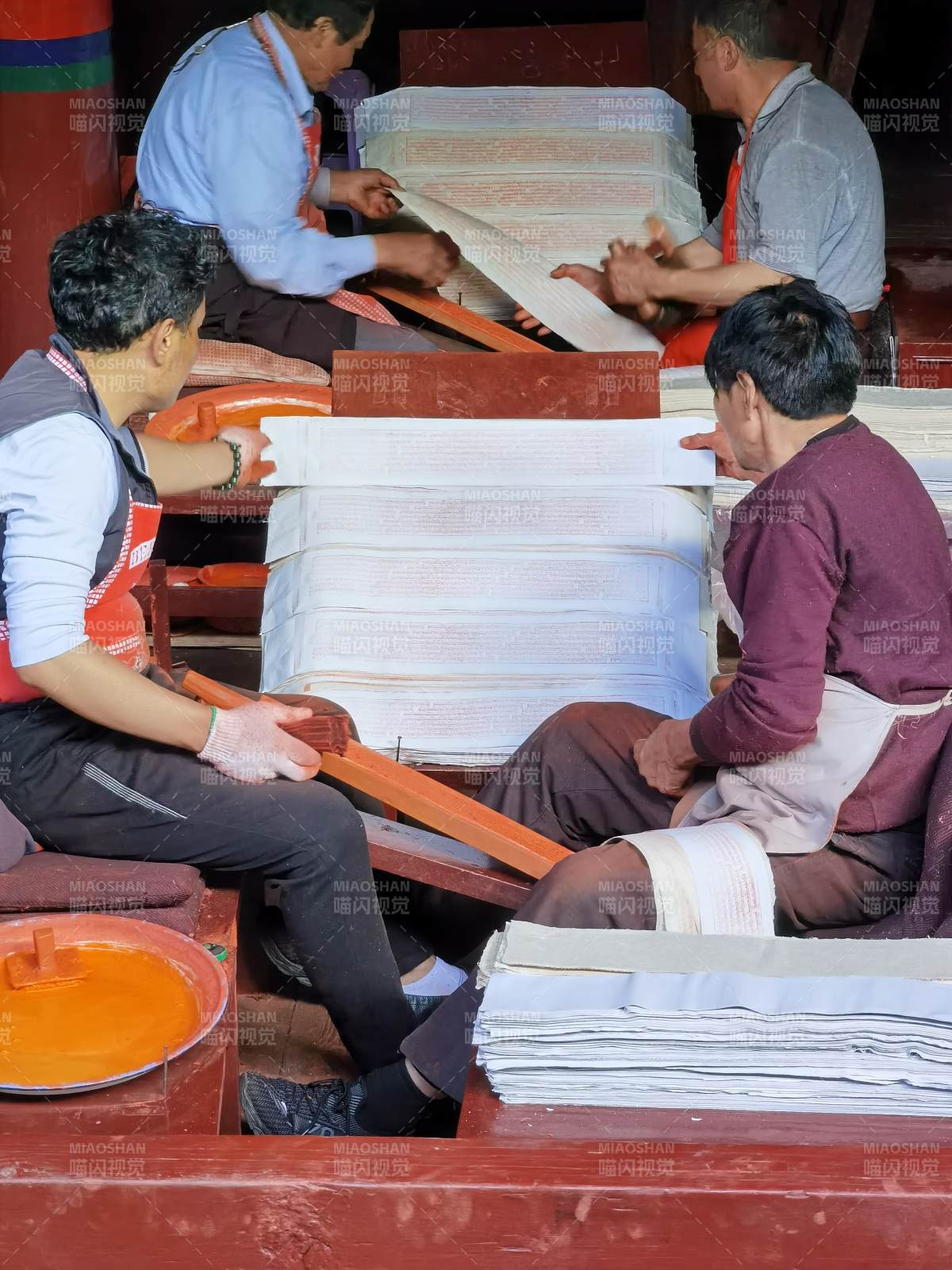 德格印經院印刷過程