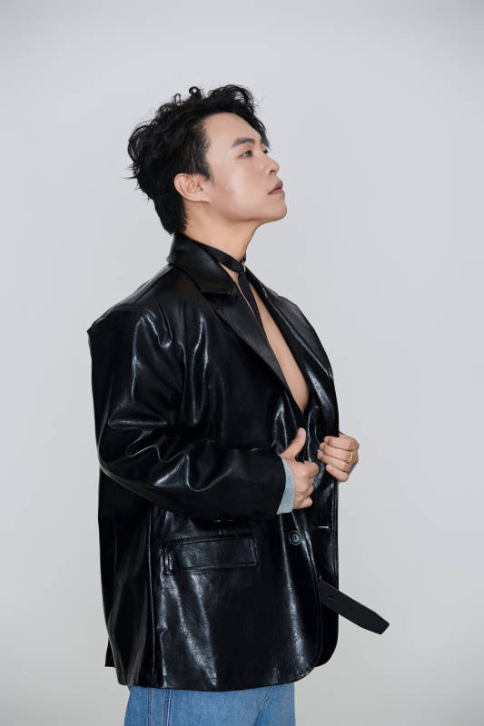 白色背景下的雅痞青年形象