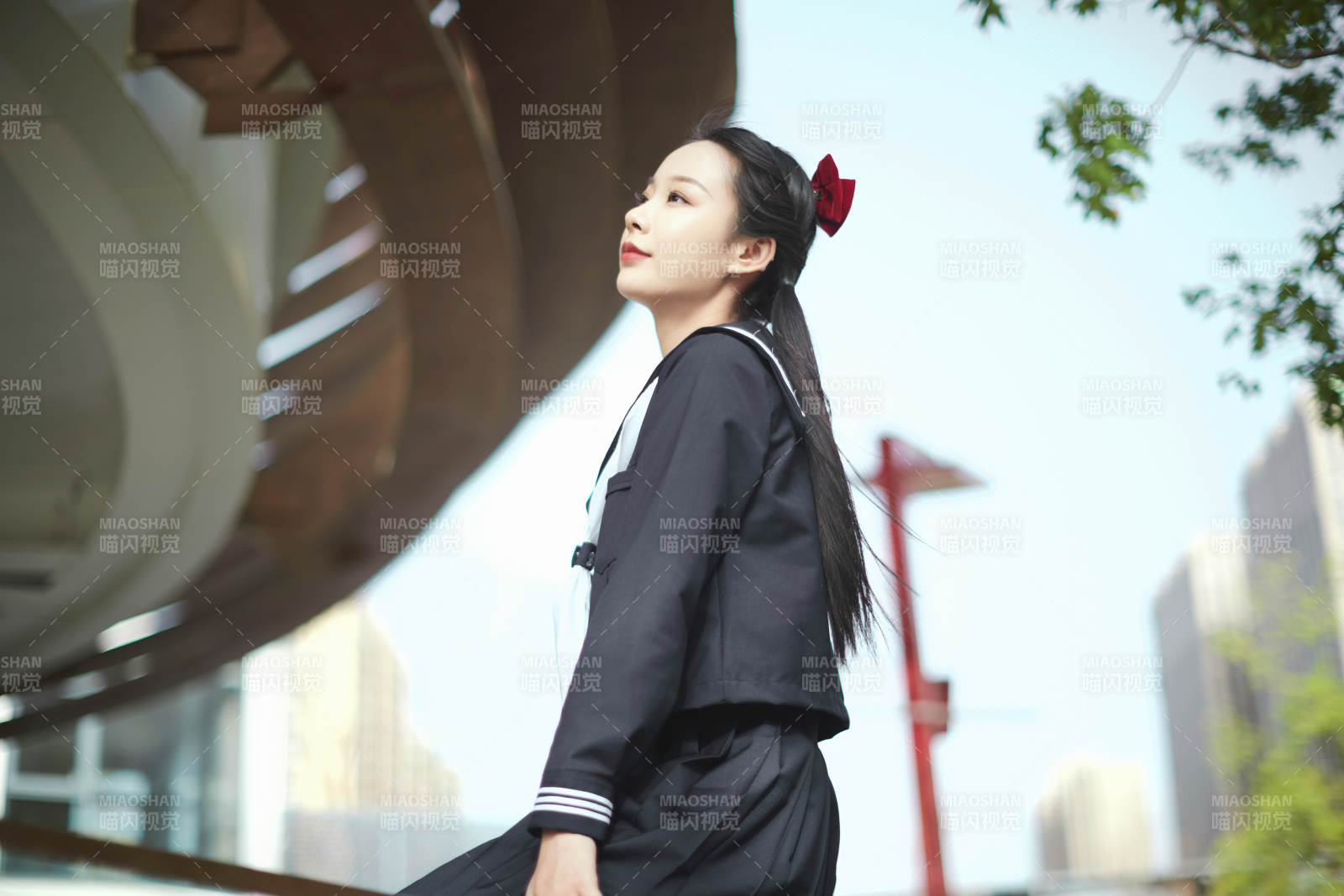 日系戶外公園穿jk校服的少女