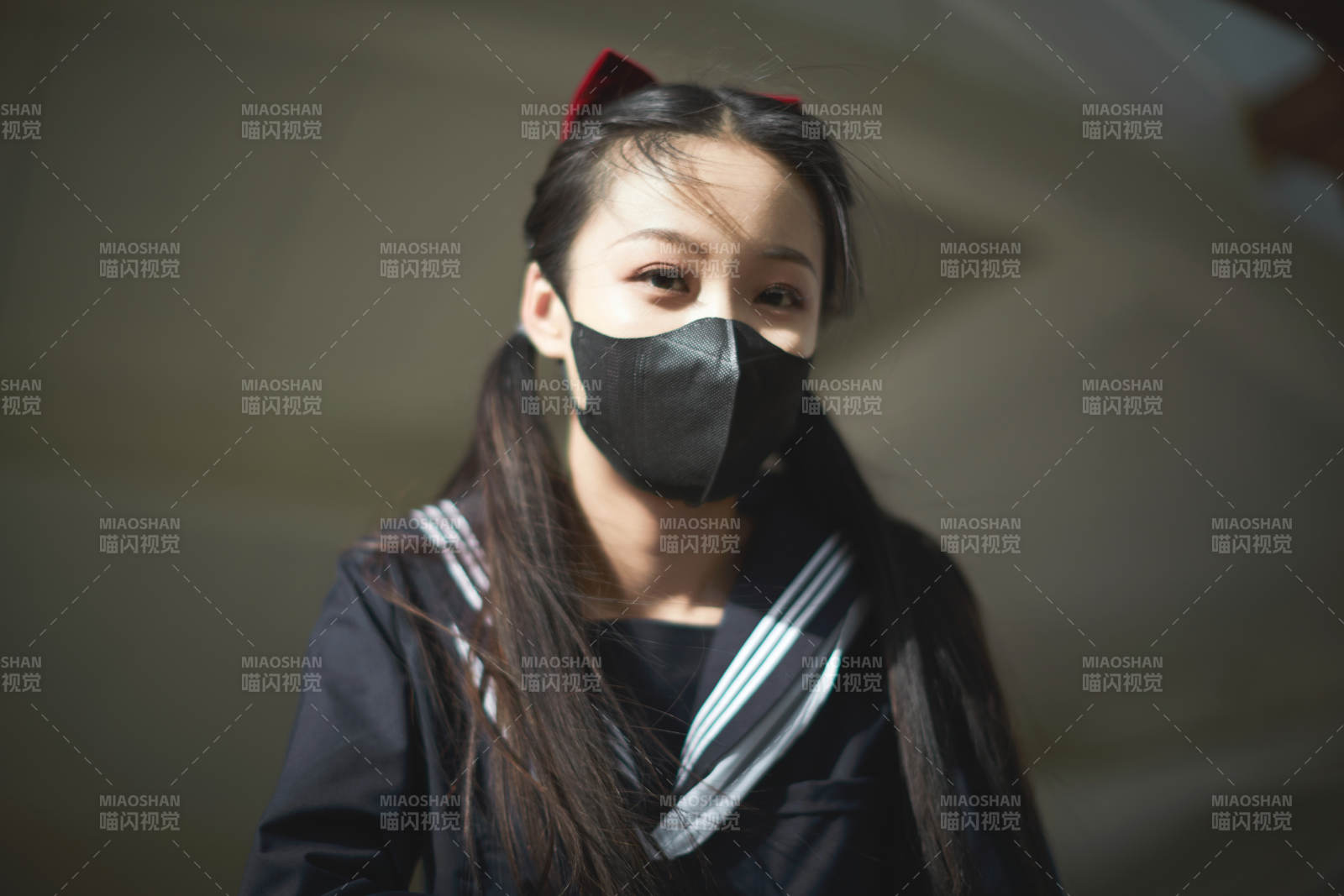 日系户外公园穿jk校服的少女