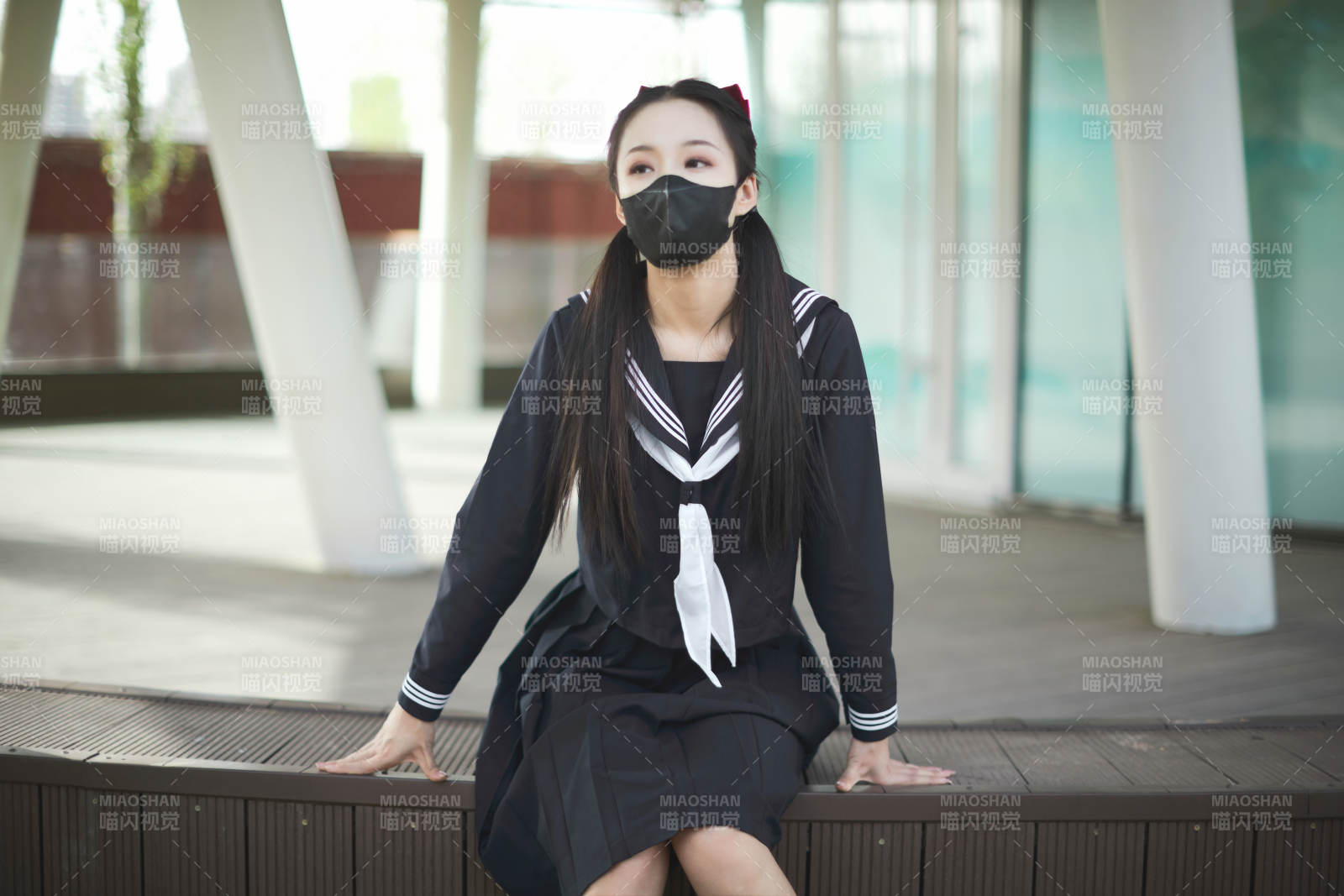 日系戶外公園穿jk校服的少女