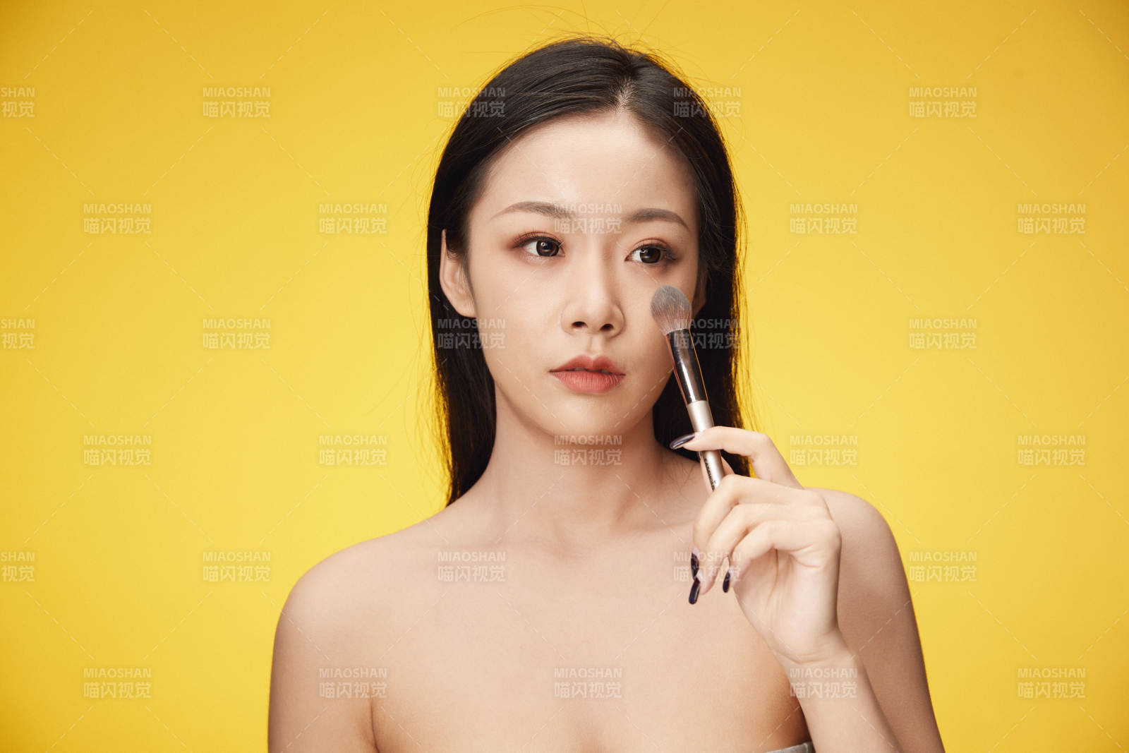 亞洲美女面部特寫化妝護(hù)膚