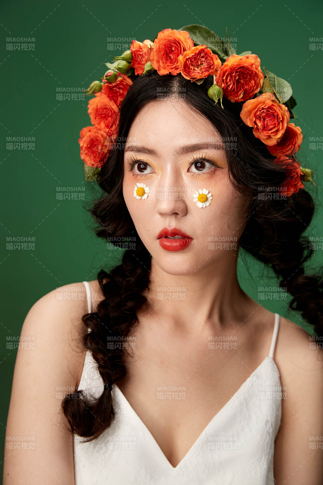 時尚亞洲女性婚紗妝面彩妝