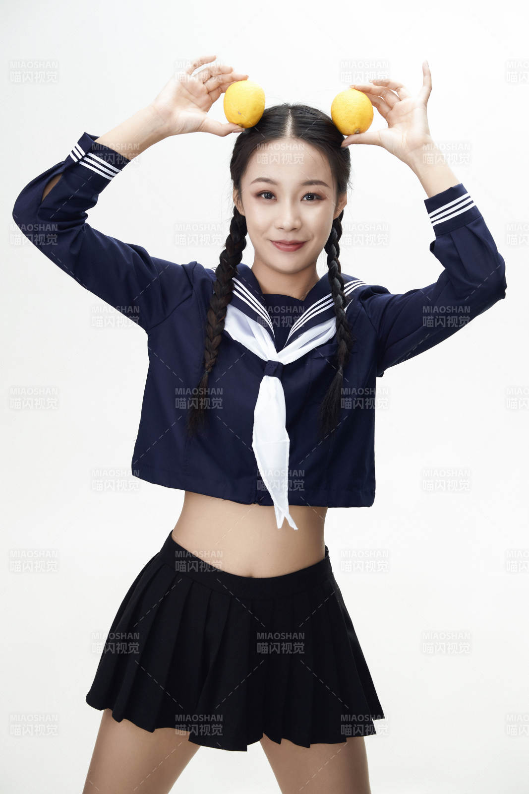 吃水果的亞洲東方長(zhǎng)發(fā)少女