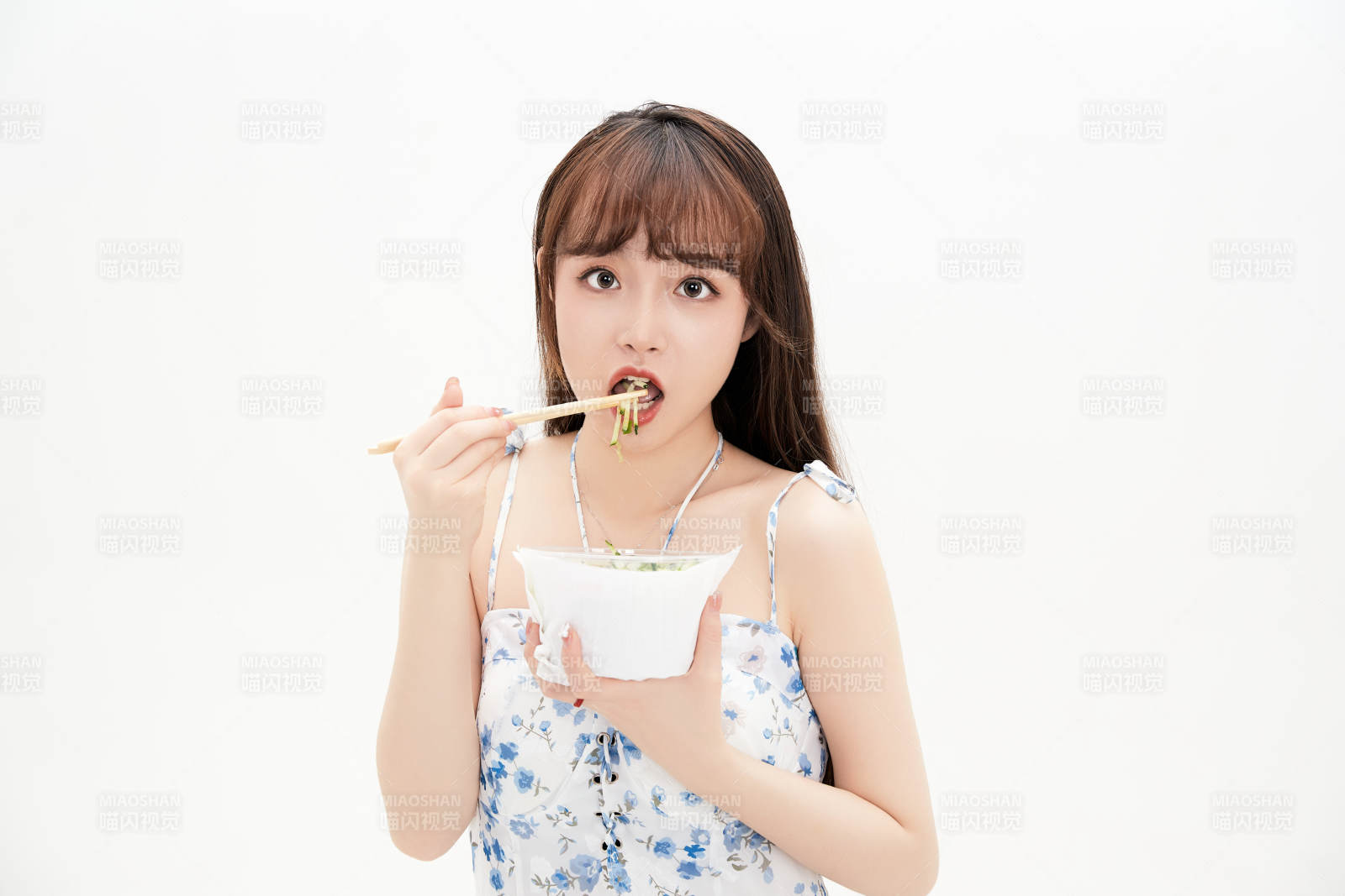 大吃特吃的亞洲可愛少女人像