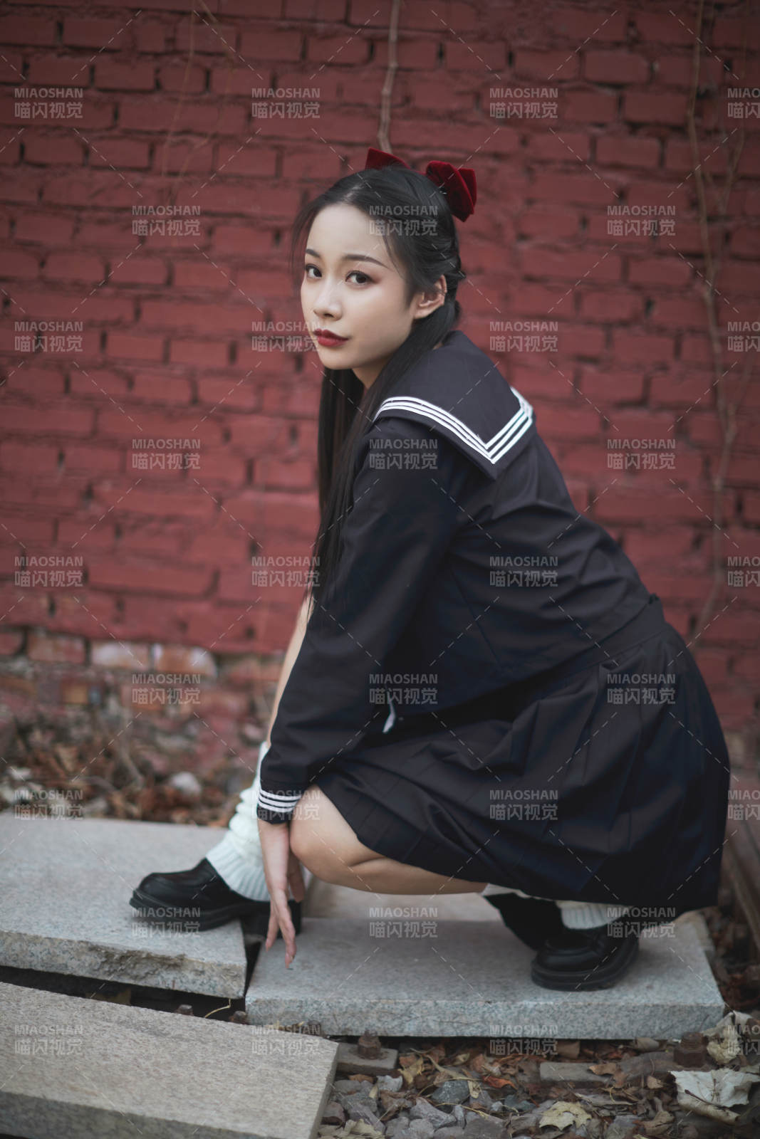 日系戶外公園穿jk校服的少女