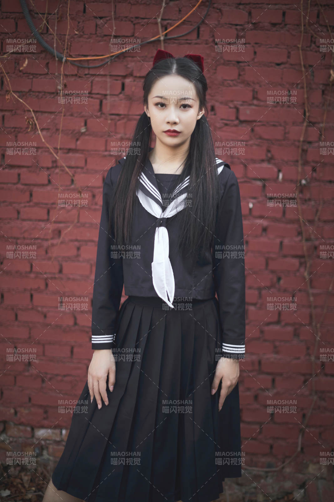 日系戶外公園穿jk校服的少女