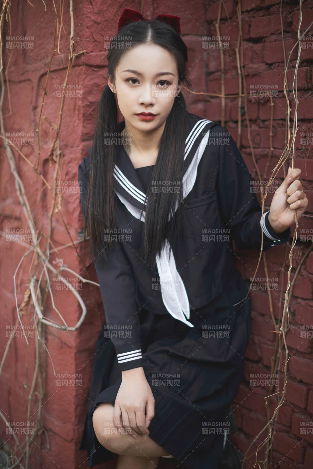 日系戶外公園穿jk校服的少女