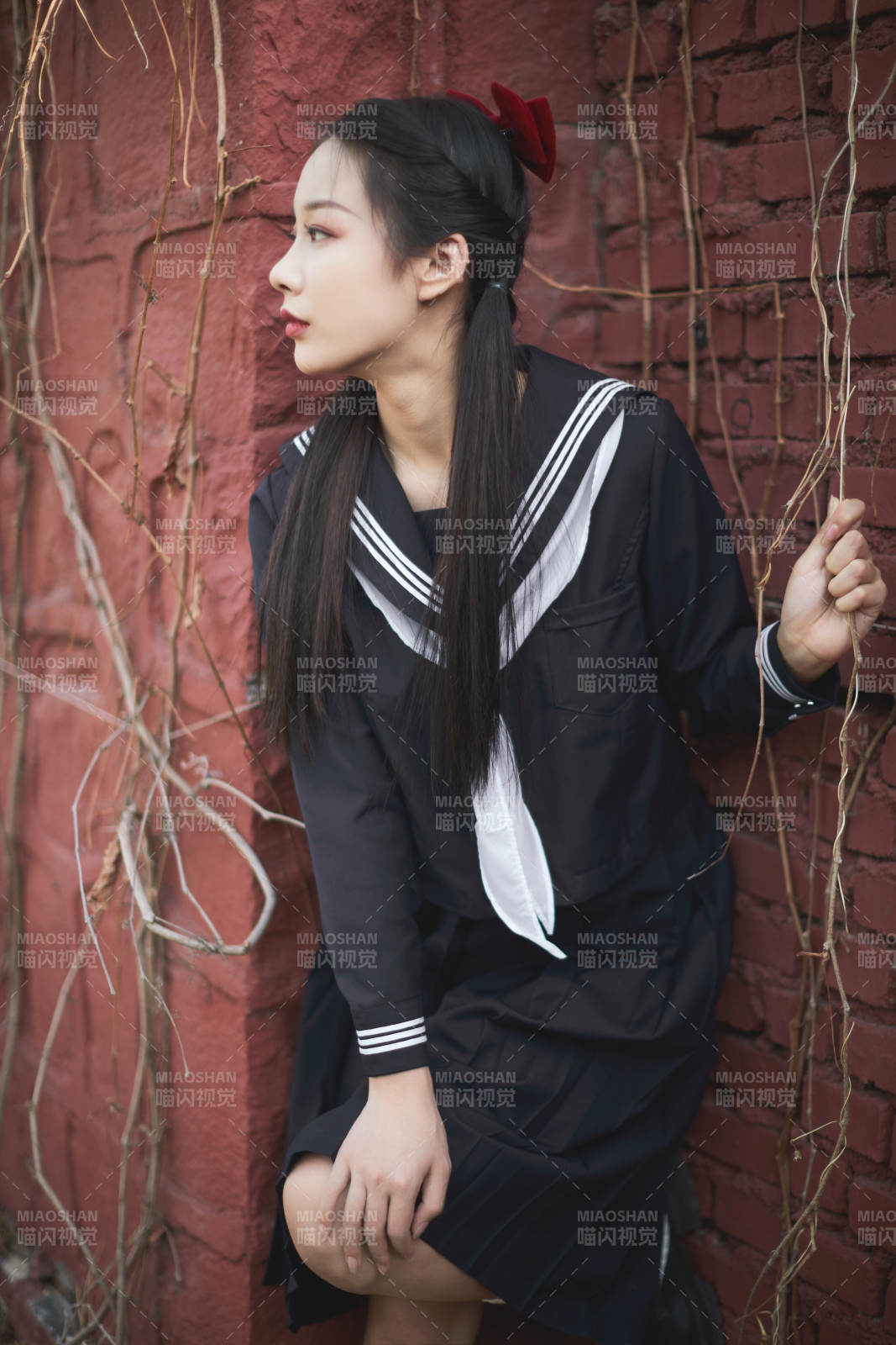 日系戶外公園穿jk校服的少女