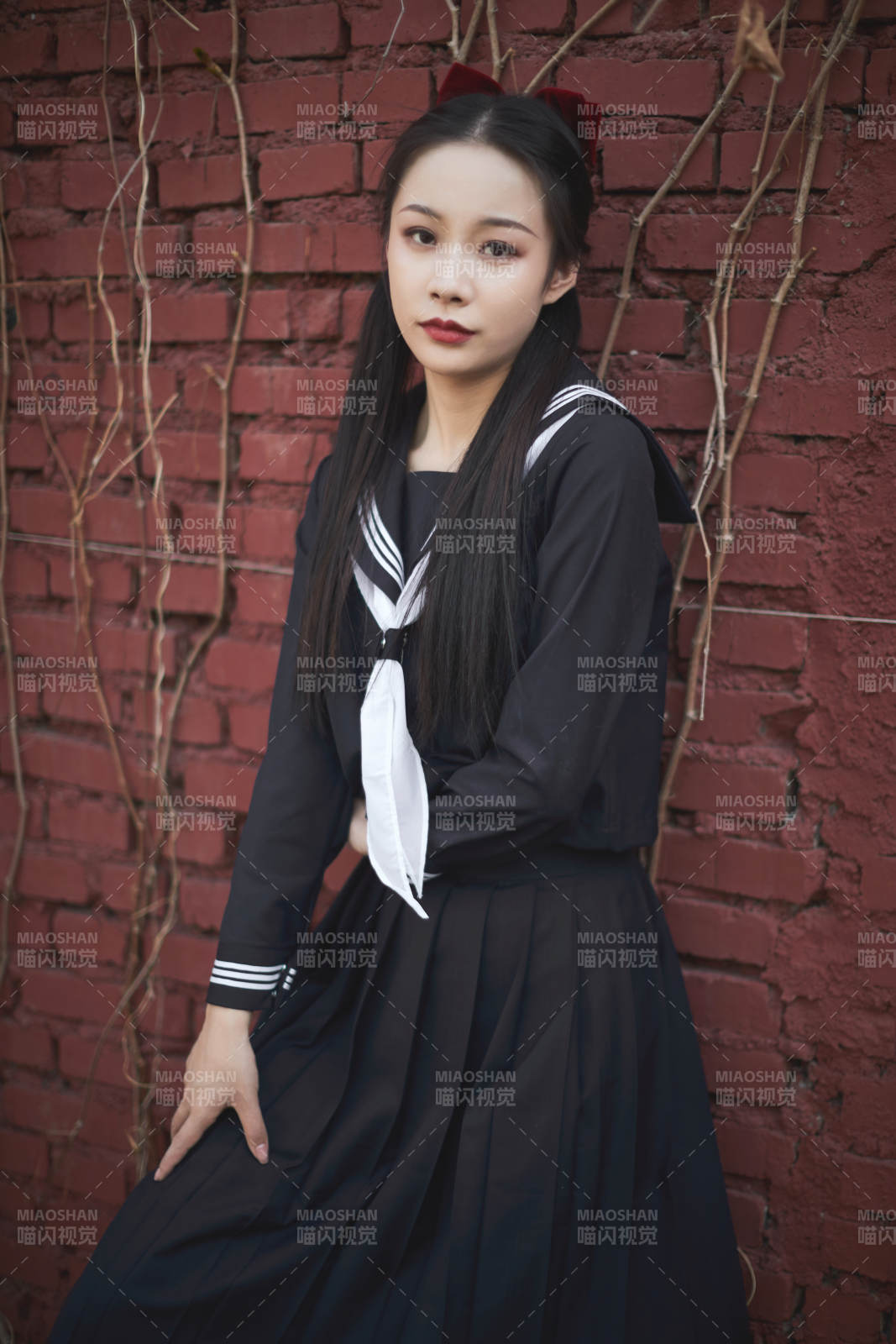 日系戶外公園穿jk校服的少女