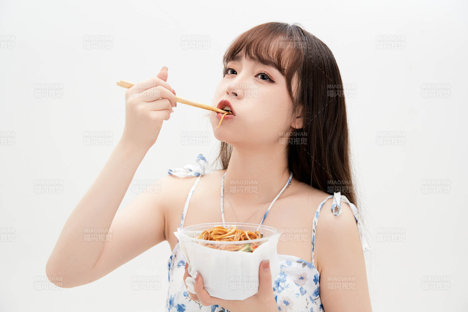 大吃特吃的亞洲可愛少女人像