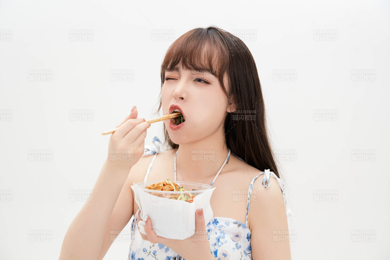 大吃特吃的亞洲可愛少女人像