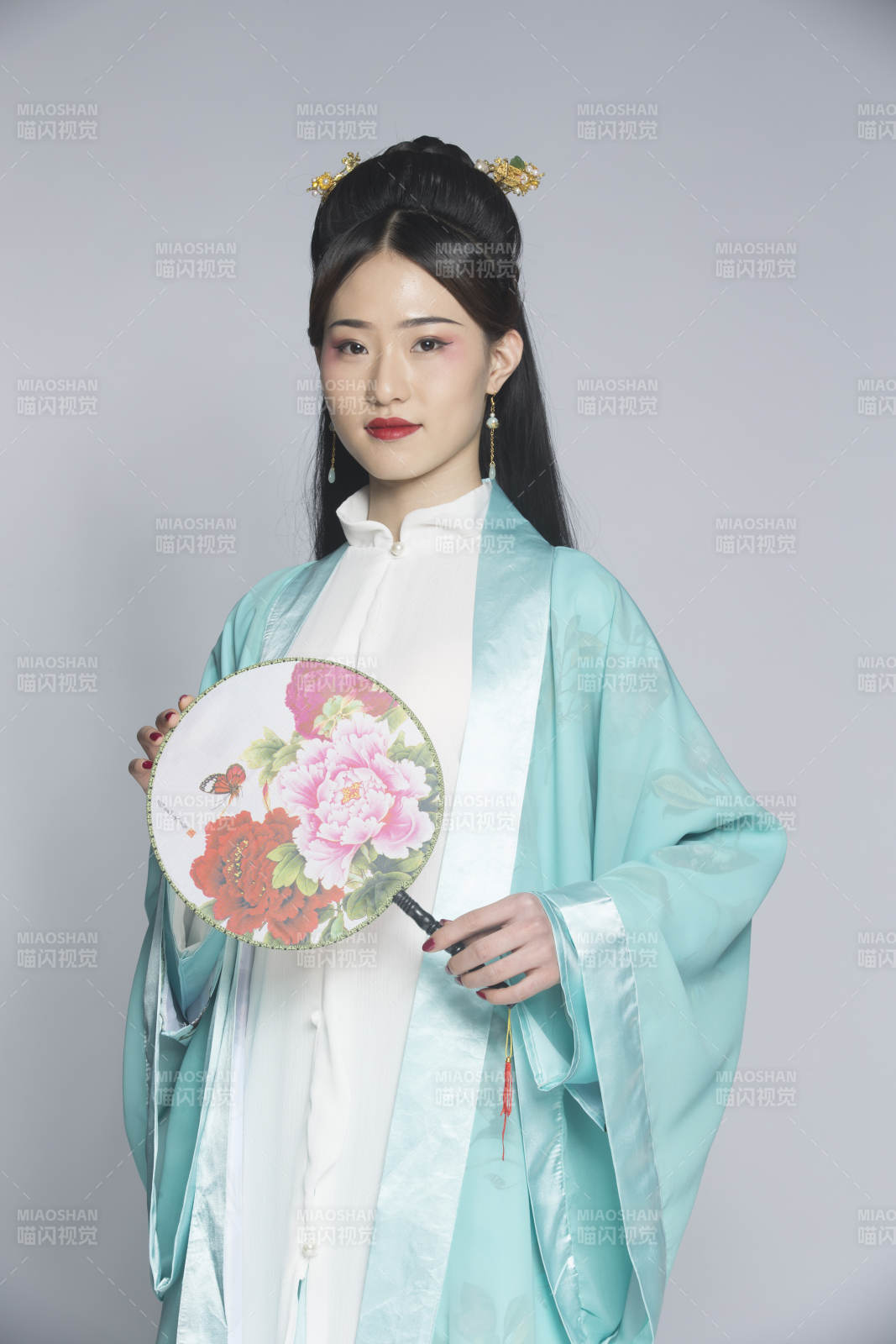 汉服风韵人像棚拍汉服少女