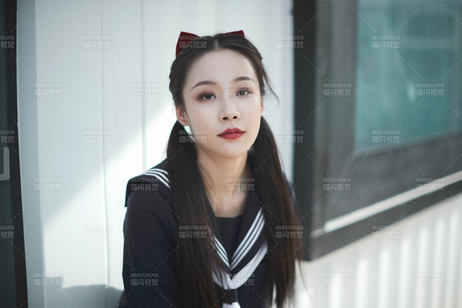 日系戶外公園穿jk校服的少女