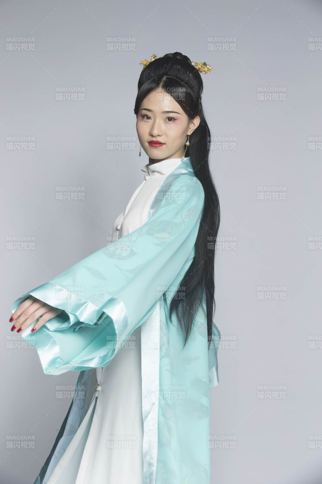 漢服風韻人像棚拍漢服少女